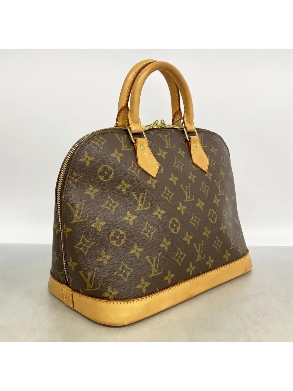 Louis Vuitton step out